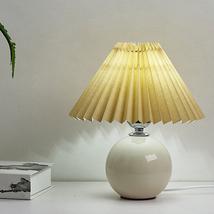 Lisslune | Nordic minimalist 1-light table lamp made of ceramic with pleats