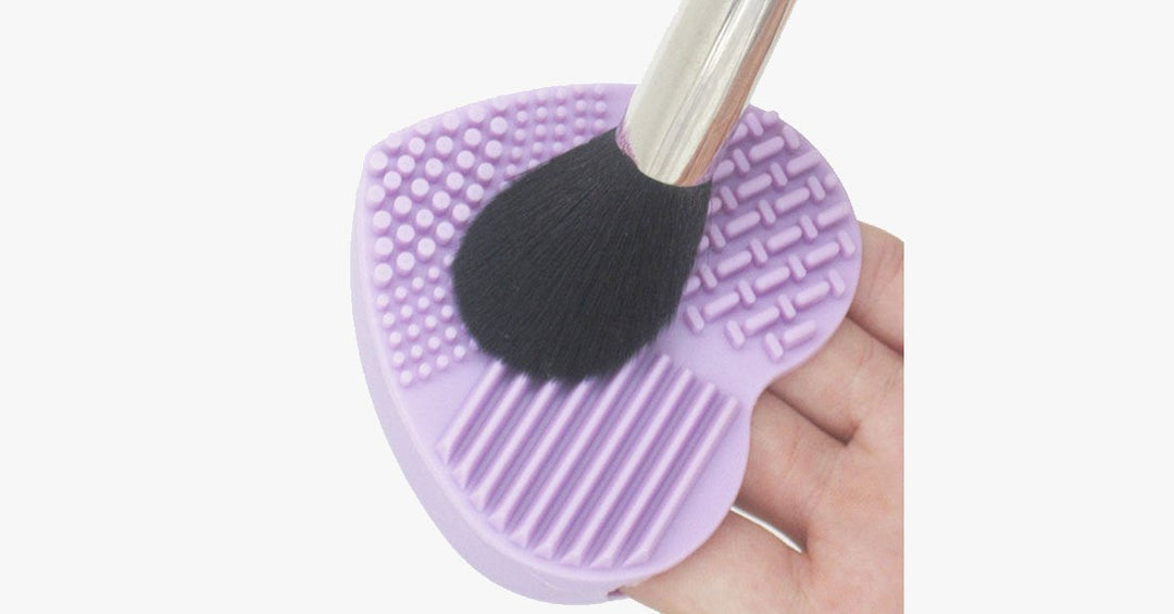 Lisslune | Heart-Shaped Silicone Cosmetic Brush Cleaner Plate Convenient and Easy to Use - Cleans Your Brushes Gently!