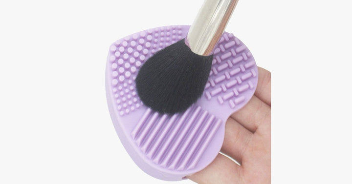 Lisslune | Heart-Shaped Silicone Cosmetic Brush Cleaner Plate Convenient and Easy to Use - Cleans Your Brushes Gently!
