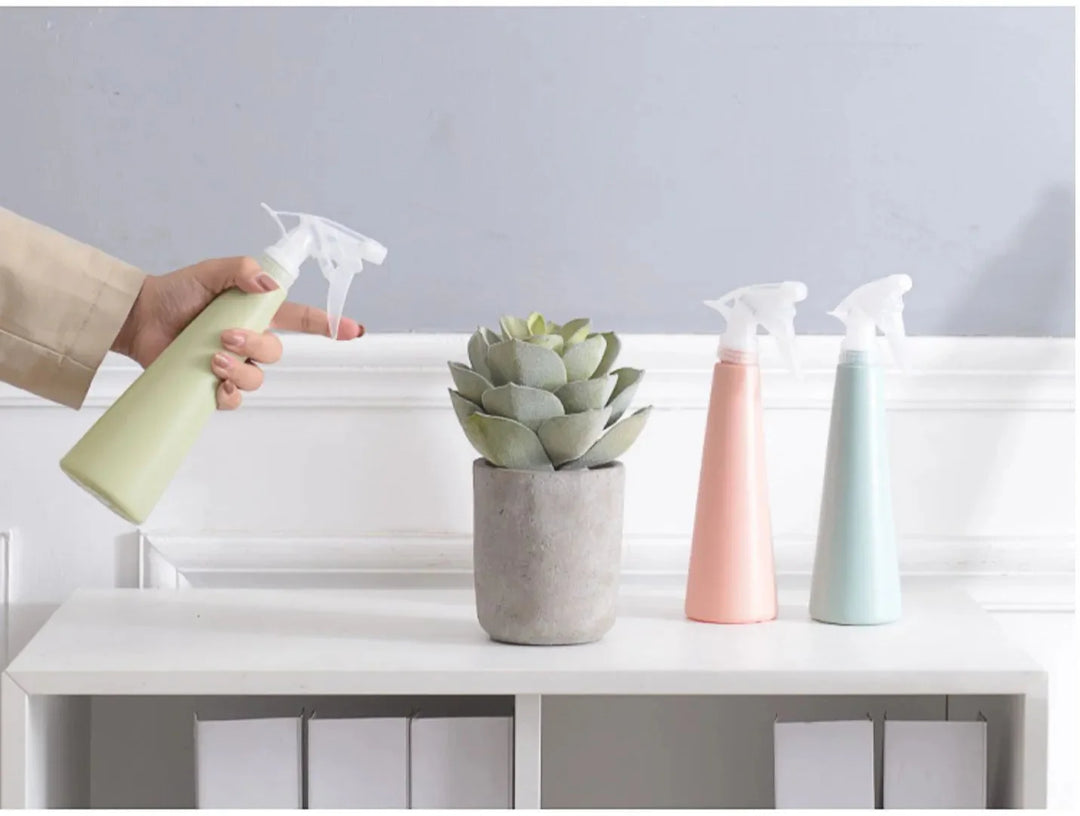 Lisslune | Plant spray bottle in modern design for precise plant watering