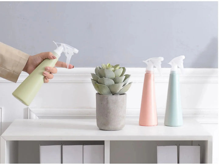 Lisslune | Plant spray bottle in modern design for precise plant watering