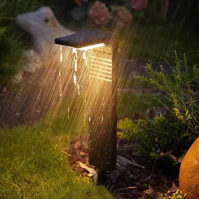 Lisslune | Solar Garden Light – Elegant & Eco-Friendly Outdoor Illumination