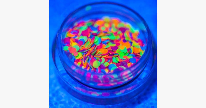 Lisslune | Multicolored Radiant Nail Designs