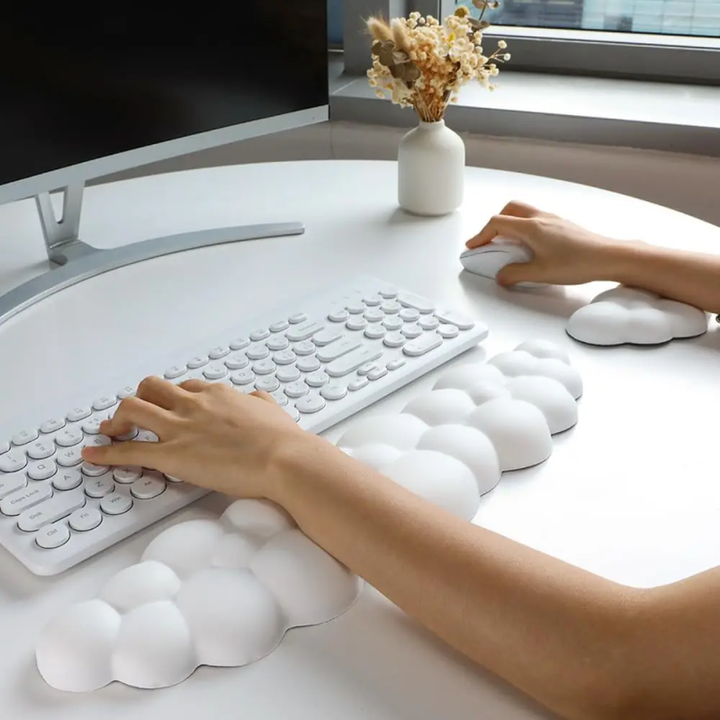 Lisslune | Cloud Keyboard Wrist Rest