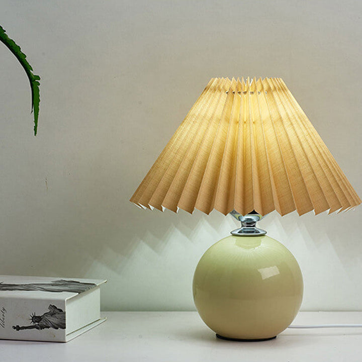 Lisslune | Nordic minimalist 1-light table lamp made of ceramic with pleats