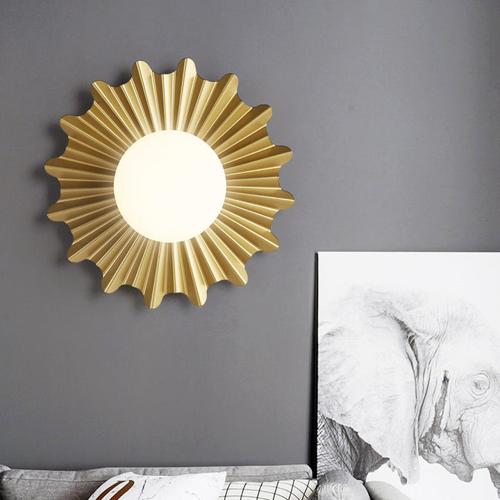 Lisslune | White Glass Sphere Wall Lamp with Brass-Colored Wavy Back 1 Heads Modern Wall-Mounted Lamp