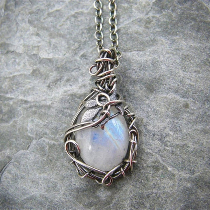 Lisslune | Retro Moonstone Necklace - Selene