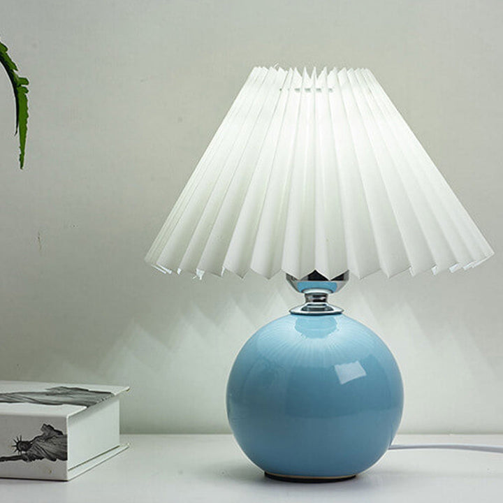 Lisslune | Nordic minimalist 1-light table lamp made of ceramic with pleats