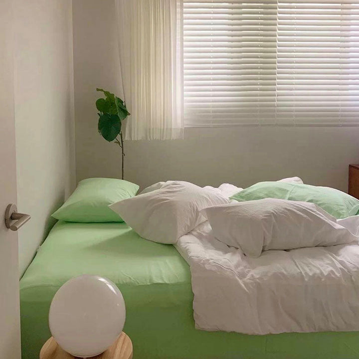 Rynx Two-Color Aesthetic Bedding Set