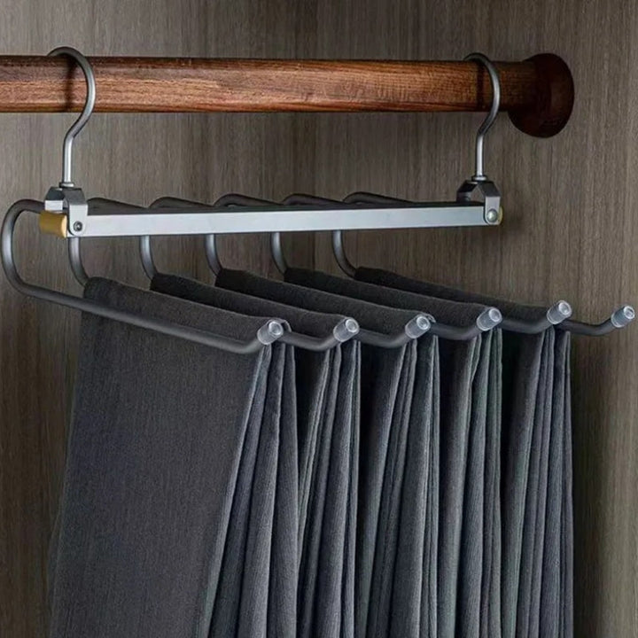 Lisslune | Space-saving trouser hangers from Gardudu made of aluminum