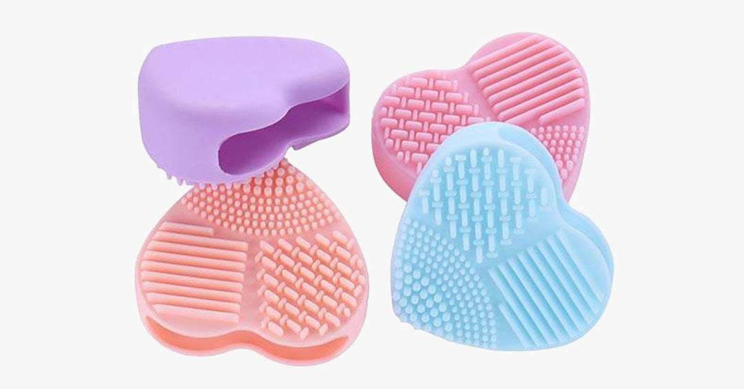 Lisslune | Heart-Shaped Silicone Cosmetic Brush Cleaner Plate Convenient and Easy to Use - Cleans Your Brushes Gently!