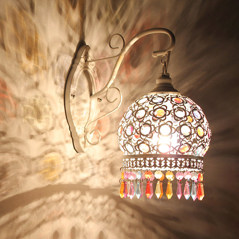 Skørter | Traditional Dome Wall Sconce Lamp 1 Bulb Metal Wall Mount Light in White/Pink/Orange for Living Room
