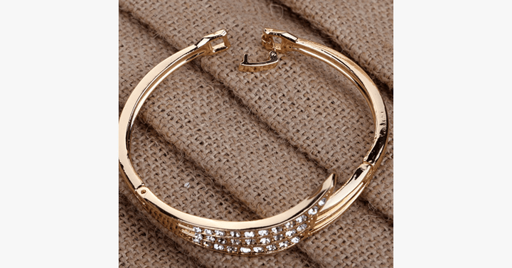 Lisslune | Angel Wing Bracelet - Perfect for special occasions