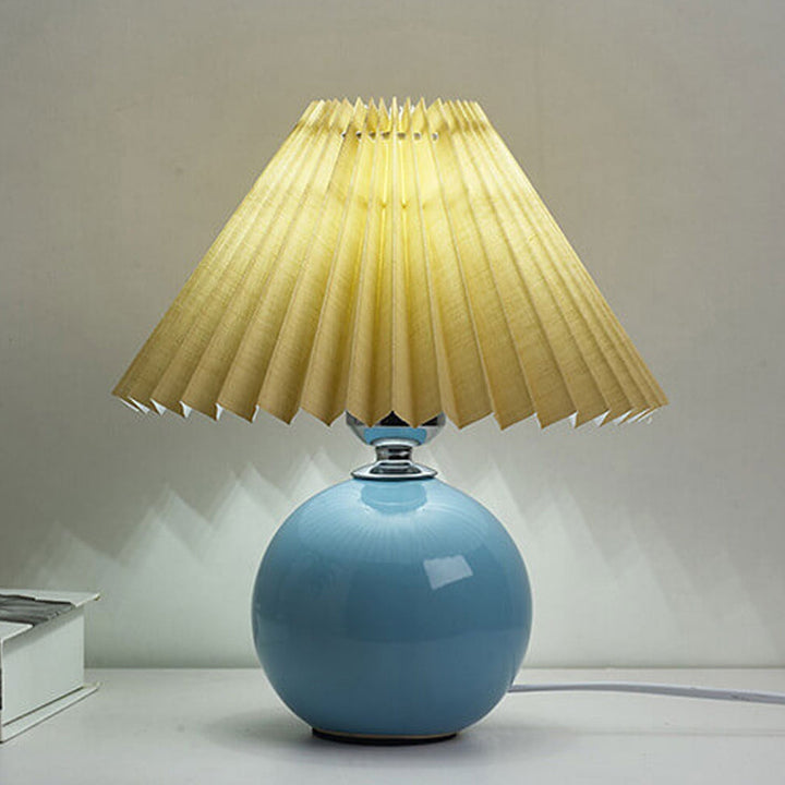 Lisslune | Nordic minimalist 1-light table lamp made of ceramic with pleats