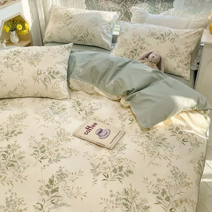 Lisslune | Soft Floral Comforter Cover for Elegant Bedroom Decor