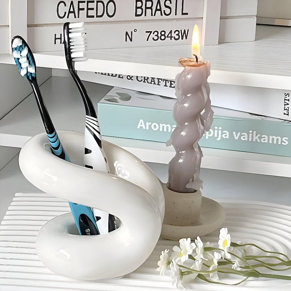 Lisslune | Nordic Knot Ceramic Holder