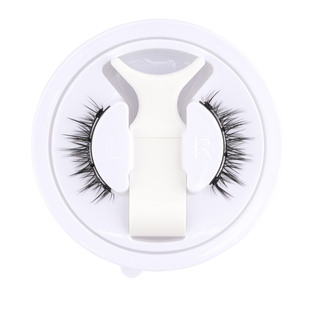 Lisslune | Reusable Magnetic Eyelash and Tweezers Set – No Glue Required