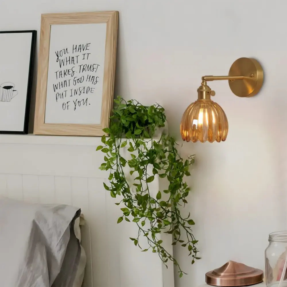 Lisslune | GlowForge - Stylish Wall Lamp with a Metallic Finish