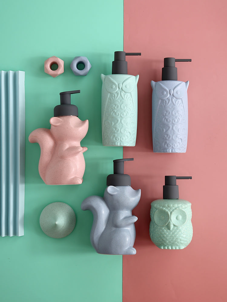 Lisslune | Ceramic Soap Dispenser, Squirrel Foam Pump Bathroom Bottle, Animal Design, Refillable Reusable Lotion Pump for Bathroom Kitchen, 510ml/17.2oz