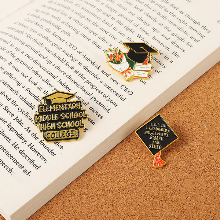 Lisslune | Graduation Season Metal Commemorative Pin