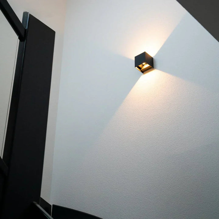 Lisslune | Luxe Wireless Rechargeable Wall Light – Motion Sensor & Warm LED Lighting (2700K)