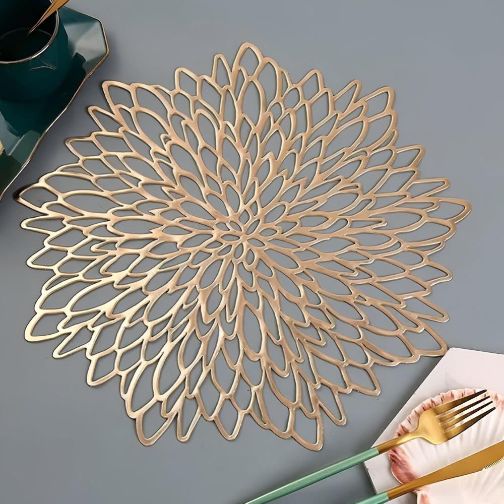 Lisslune | Chrysanthemum Charm Placemat