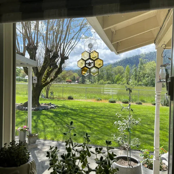 Lisslune | Bee ornament or sun catcher made of stained glass