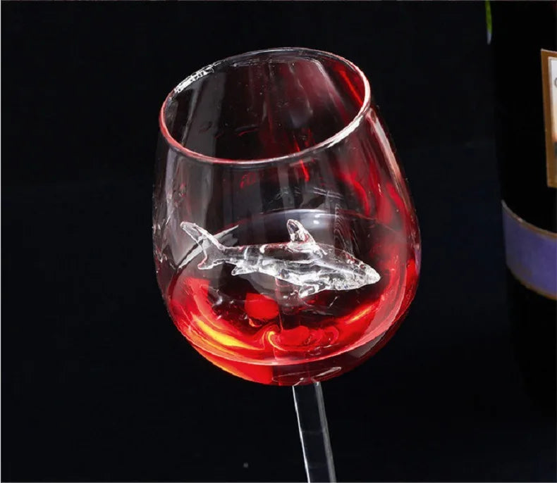 Lisslune | Built-in Shark Sea Wine Glasses