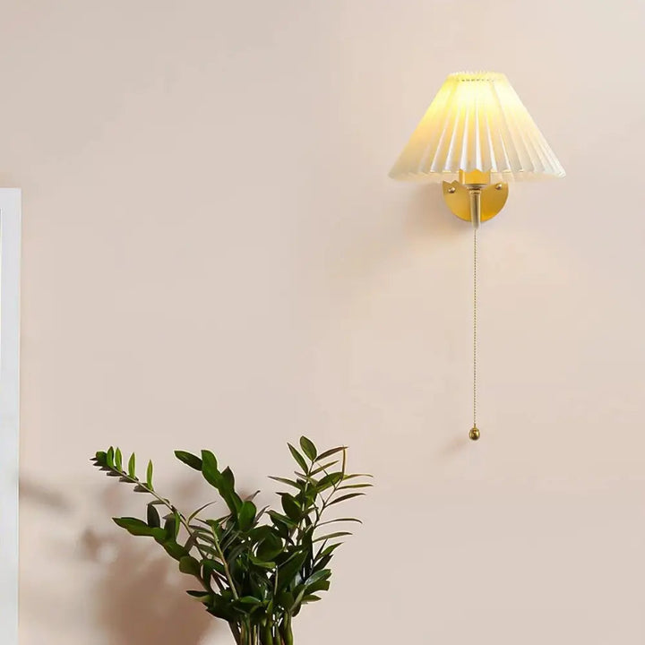 Lisslune | GoldenAura - Elegant Wall Light