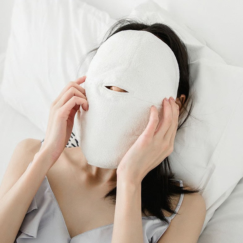 Lisslune | Moisturizing facial towel made of coral velvet