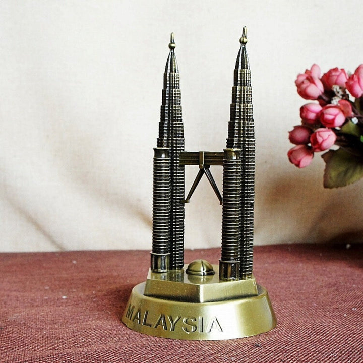 Lisslune | FamousEmpire - Parisian figures made of miniature metal