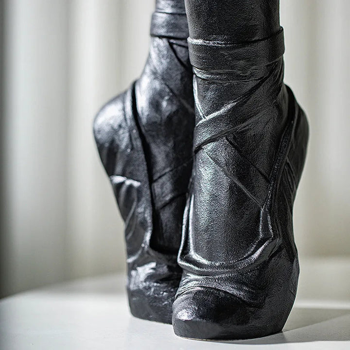 Lisslune | Elegant ballet-inspired ceramic flower vase