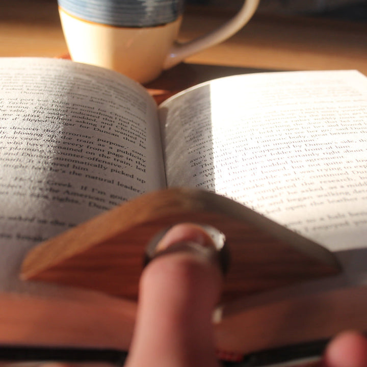 Lisslune | Book press made of solid wood