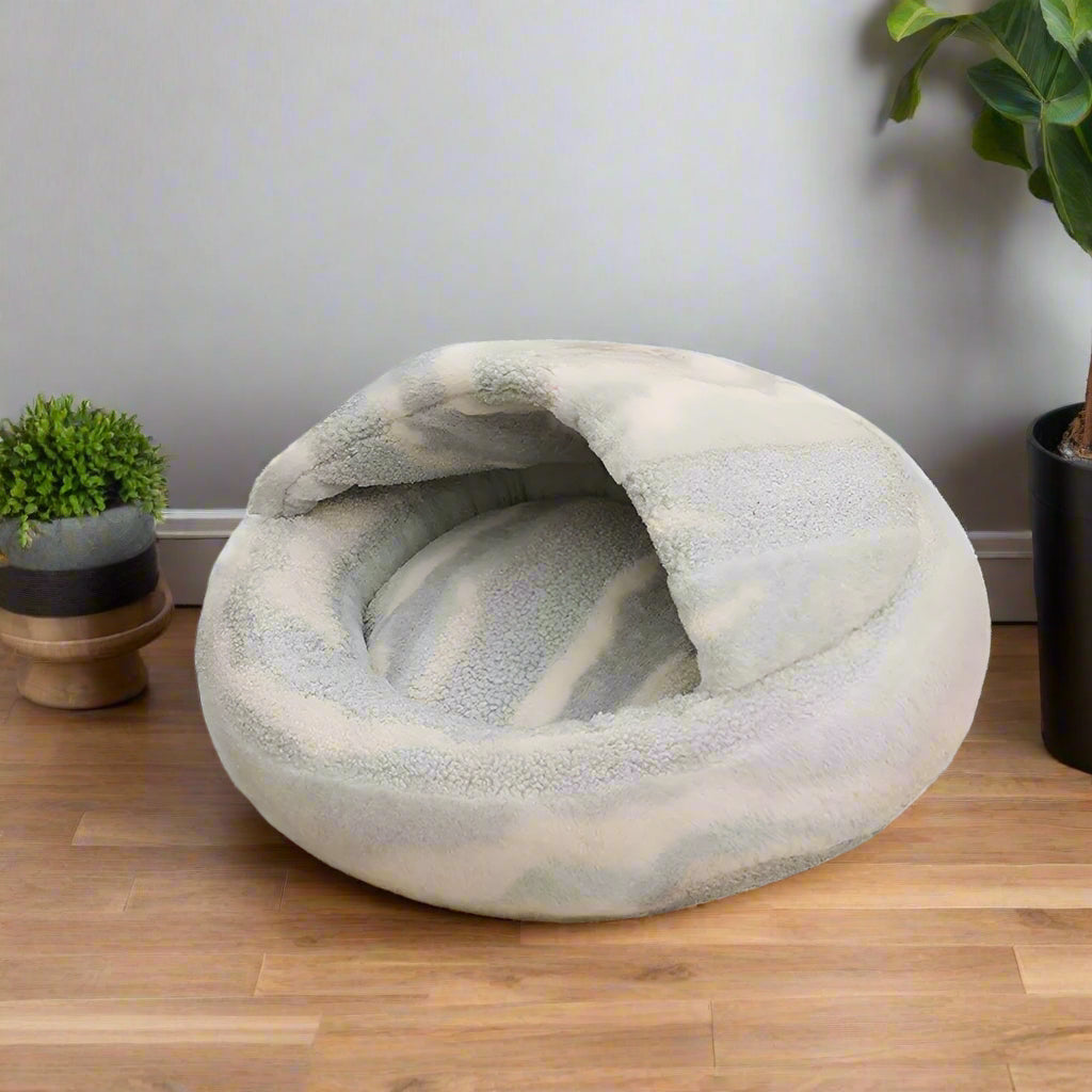 Lisslune | Lavish Marble Striped Pet Bed