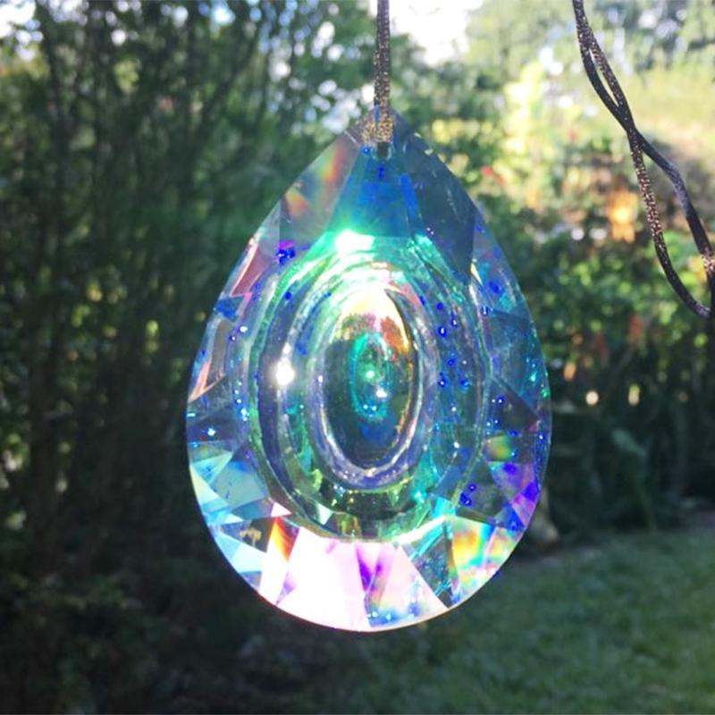 Lisslune | Teardrop Crystal Pendant