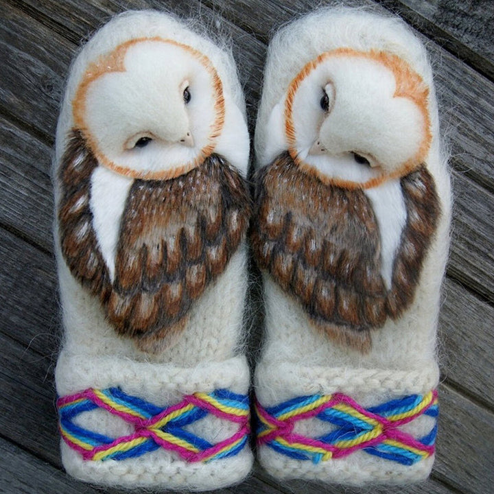 Lisslune | Handknitted Nordic gloves made of wool with owls