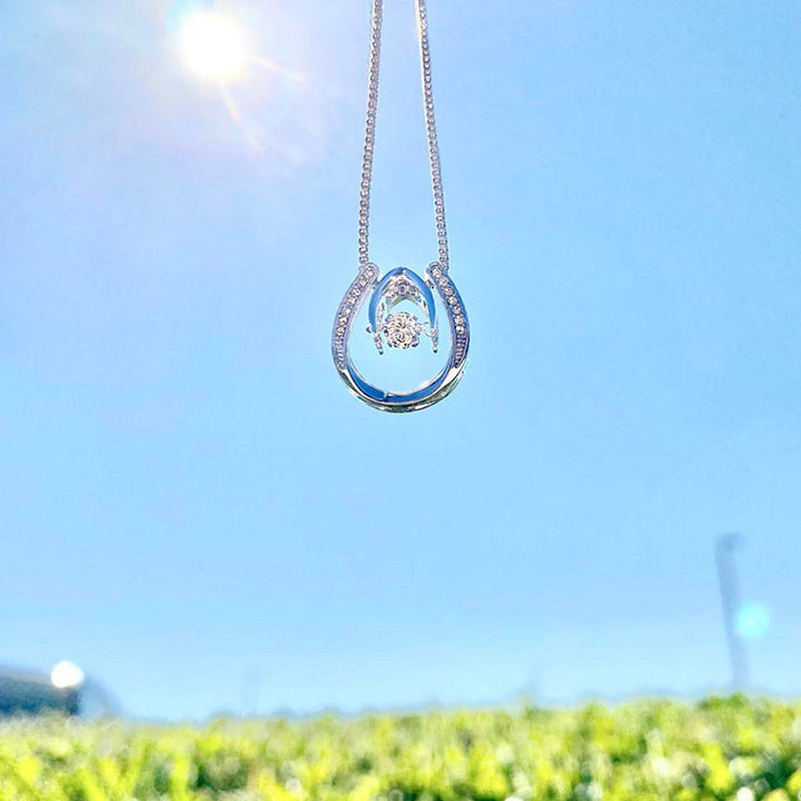 Lisslune | Horseshoe Necklace