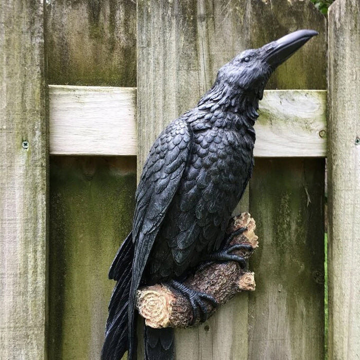 Lisslune | Noctura Realistic Decorative Raven – Mood-Enhancing Decoration for Home & Garden