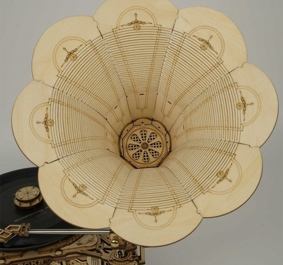 Lisslune | Retro Gramophone