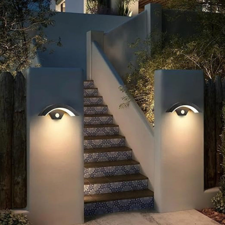 Lisslune | EyeGlow adjustable wall lamp – elegant minimalist design