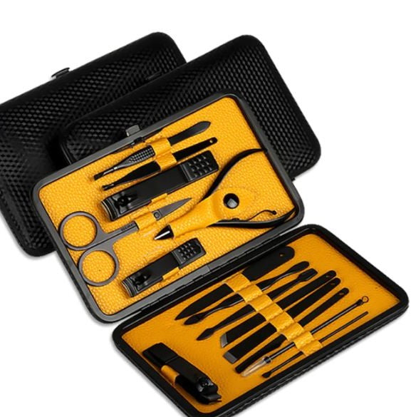 Lisslune | 15-piece professional manicure set with travel case