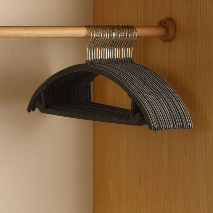 Lisslune | Non-Slip Curve Hangers | Set of 10
