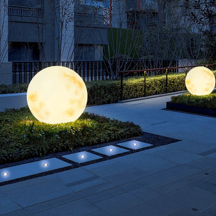 Lisslune | Garden lamp in the shape of the moon