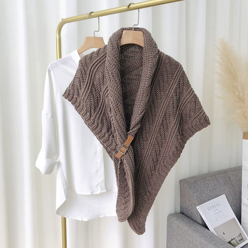 Lisslune | Triangular Knit Scarf with Leather Loop