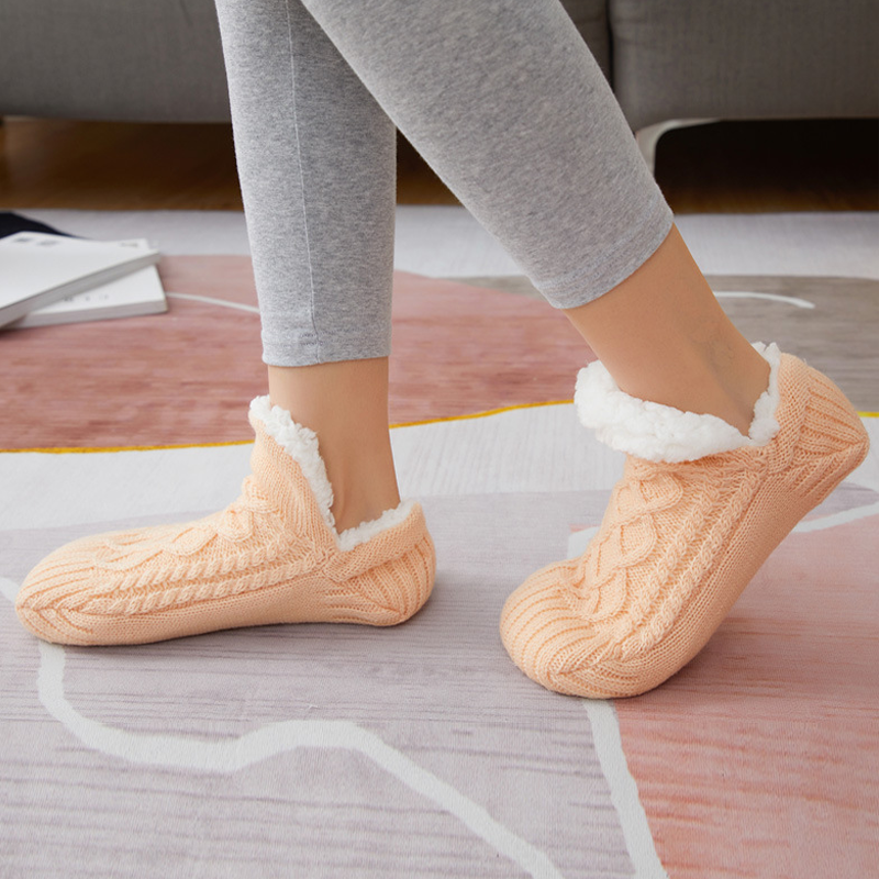 Lisslune | V neck Cozy Socks Slippers