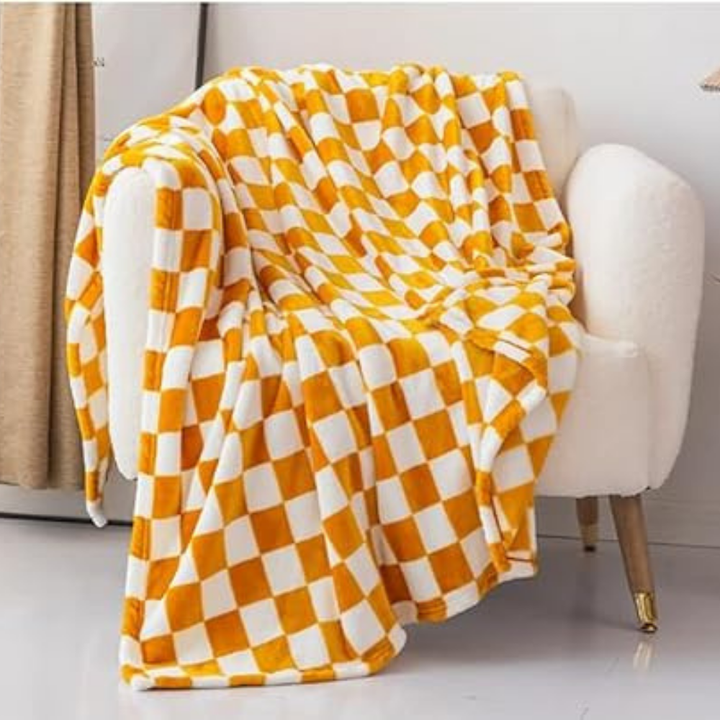 Lisslune | Stylish blanket in checkered pattern for your home