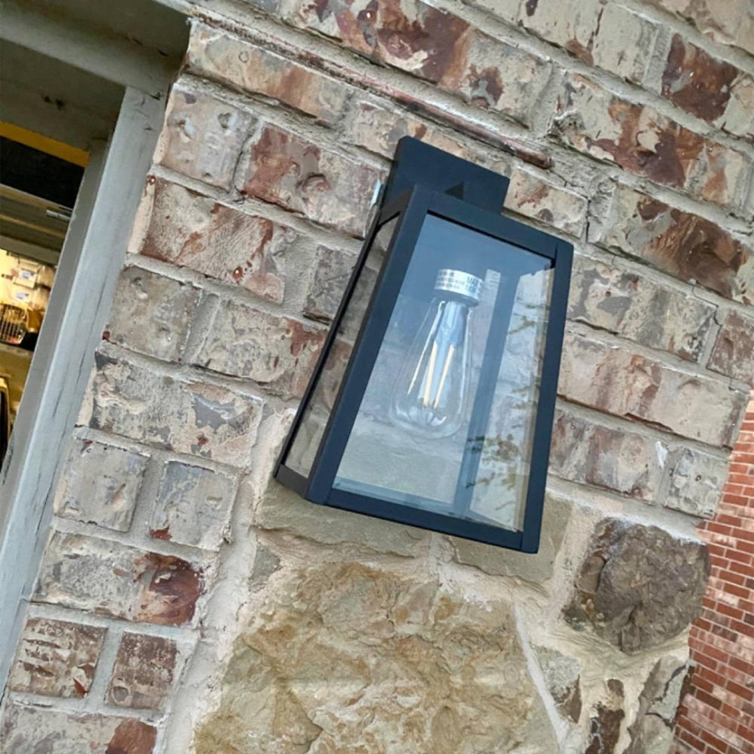 Lisslune | NovaGlow modern outdoor lamp for elegant spaces
