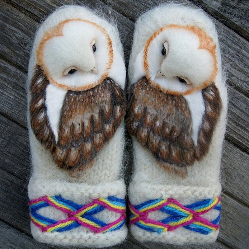 Lisslune | Handknitted Nordic gloves made of wool with owls