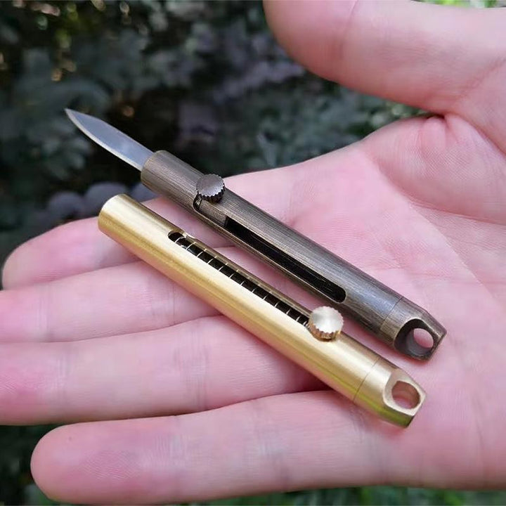 Lisslune | Retractable Blade Keychain