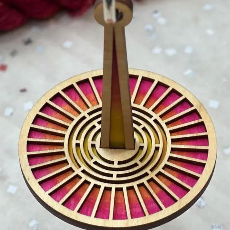 Lisslune | Wooden wrist yarn holder